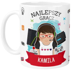 Kubek z napisem Najlepszy Gracz i imieniem Kamila, grafika kobiety z czerwonymi okularami, słuchawkami i elementami związanymi z grami