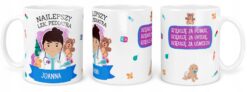 Kubek personalizowany dla pediatry z imieniem Joanna i grafiką lekarza dziecięcego z różnymi motywami medycznymi i dziecka