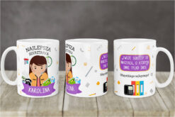Kubek personalizowany dla sekretarki Karoliny z grafiką postaci i napisem Najlepsza Sekretarka