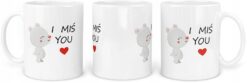 Biały kubek z nadrukiem uroczego misia i napisem 'I MIŚ YOU' oraz czerwonym serduszkiem