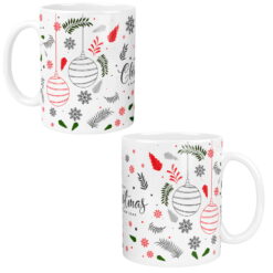 Świąteczny kubek Merry Christmas z motywem bombek i liści na białym tle widok z przodu i z boku