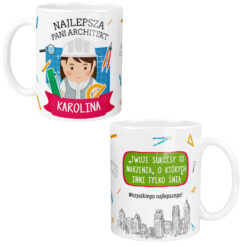 Kubek personalizowany dla pani architekt z imieniem Karolina i grafiką narzędzi architektonicznych