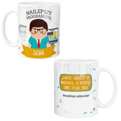 Kubek z napisem Najlepszy Programista i imieniem Seba oraz cytatem motywacyjnym dla programisty