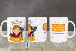 Kubek personalizowany dla wokalistki z imieniem Kasia i motywem muzycznym